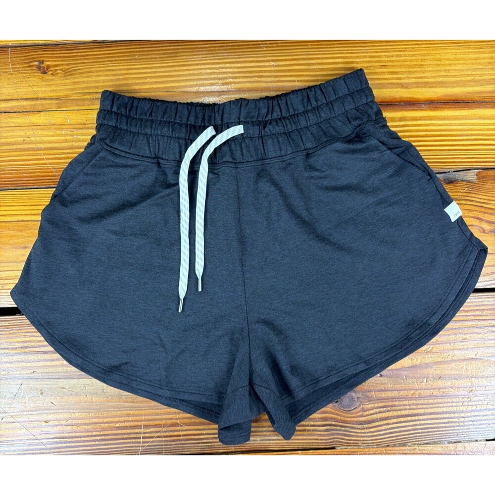 Vuori Halo Performance Shorts 2.0 Womens Medium Heather Gray Pristine
